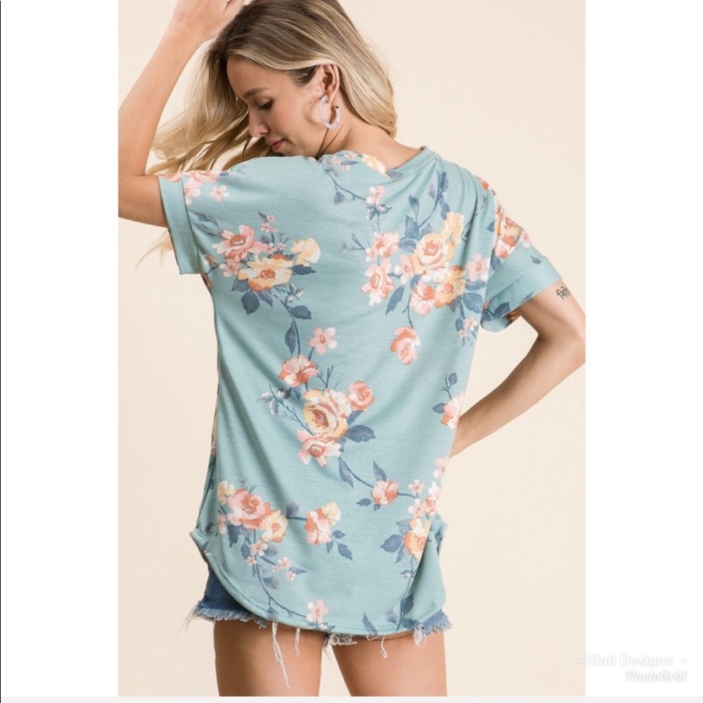 😊🌸LAST 1! Super Soft Mint Floral Top! - Picture 4 of 5